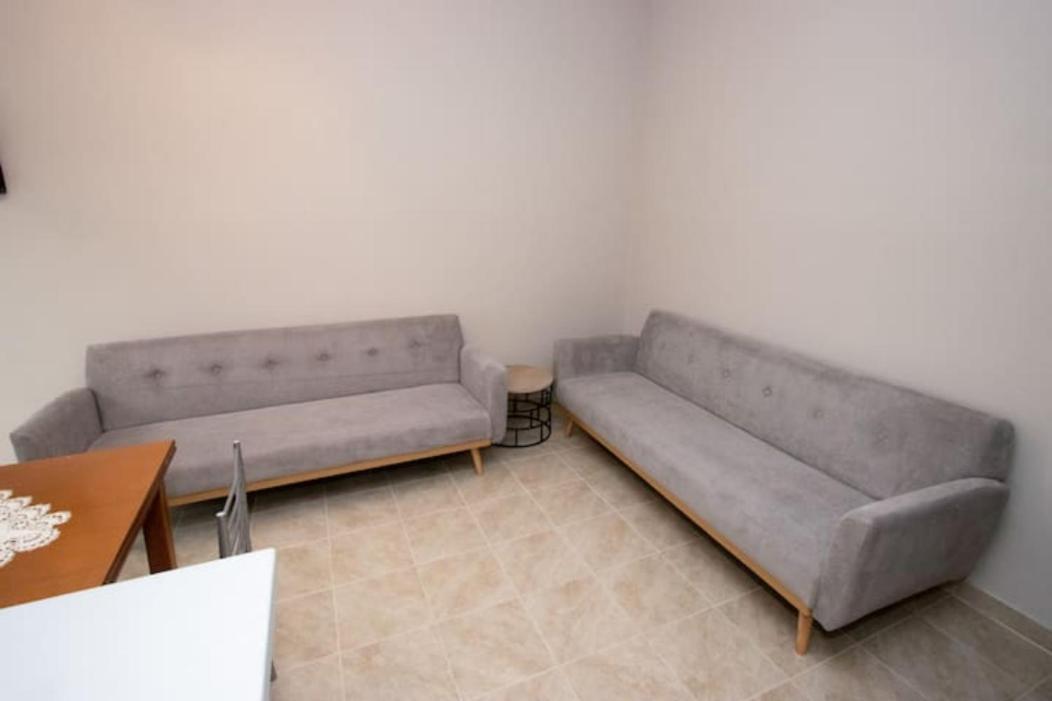 Vasileiou Apartments กาเมนาวูร์ลา ภายนอก รูปภาพ