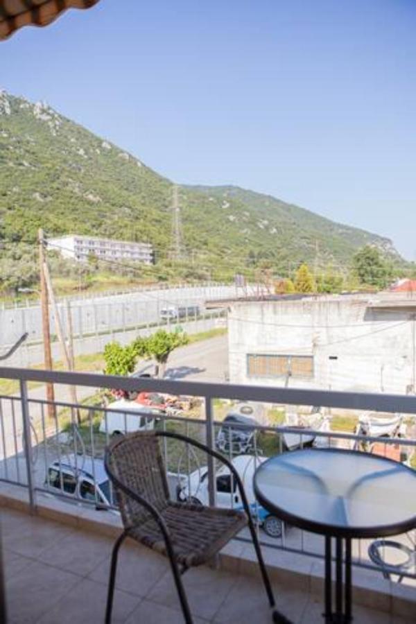 Vasileiou Apartments กาเมนาวูร์ลา ภายนอก รูปภาพ