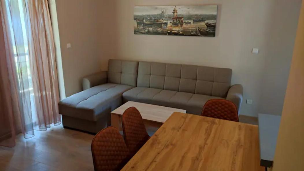 Vasileiou Apartments กาเมนาวูร์ลา ภายนอก รูปภาพ