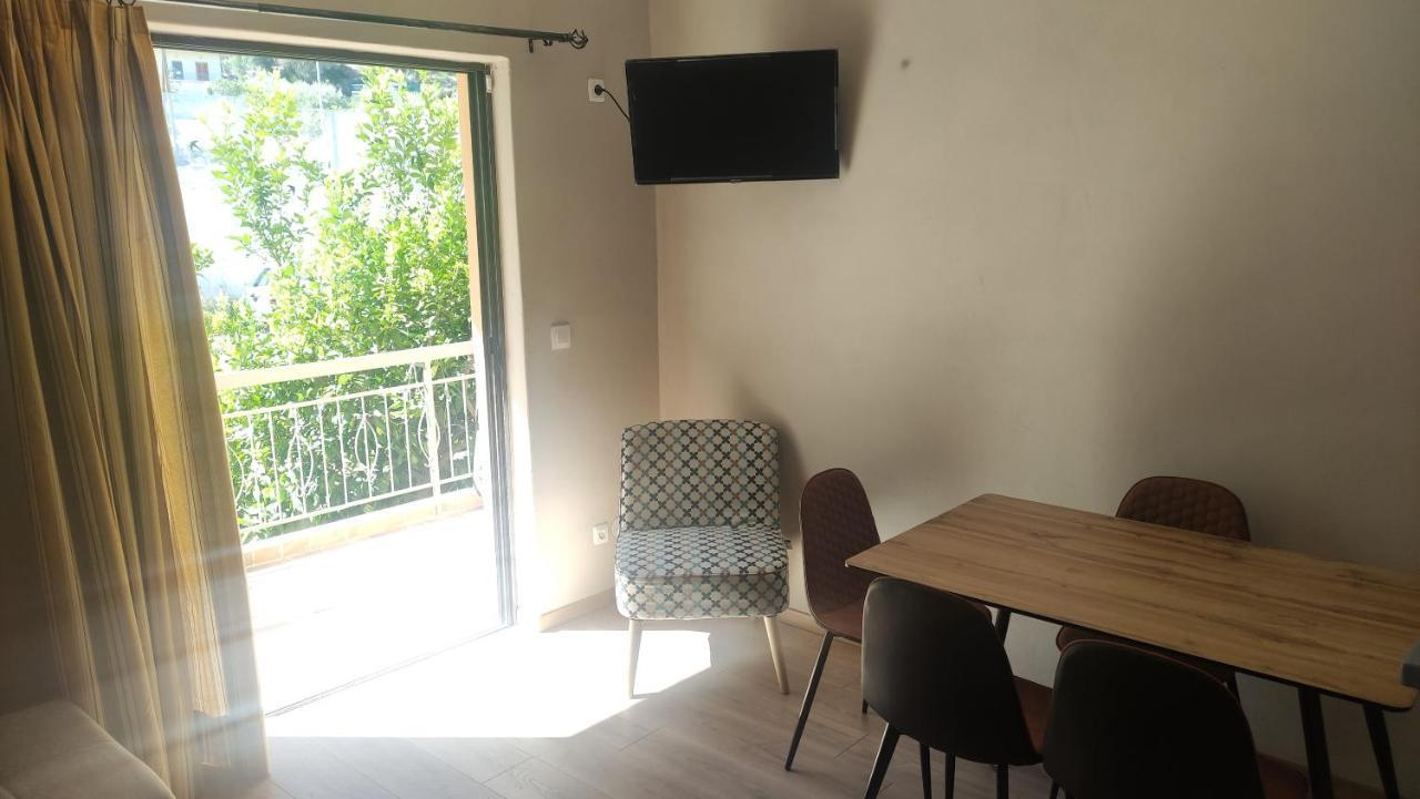 Vasileiou Apartments กาเมนาวูร์ลา ภายนอก รูปภาพ