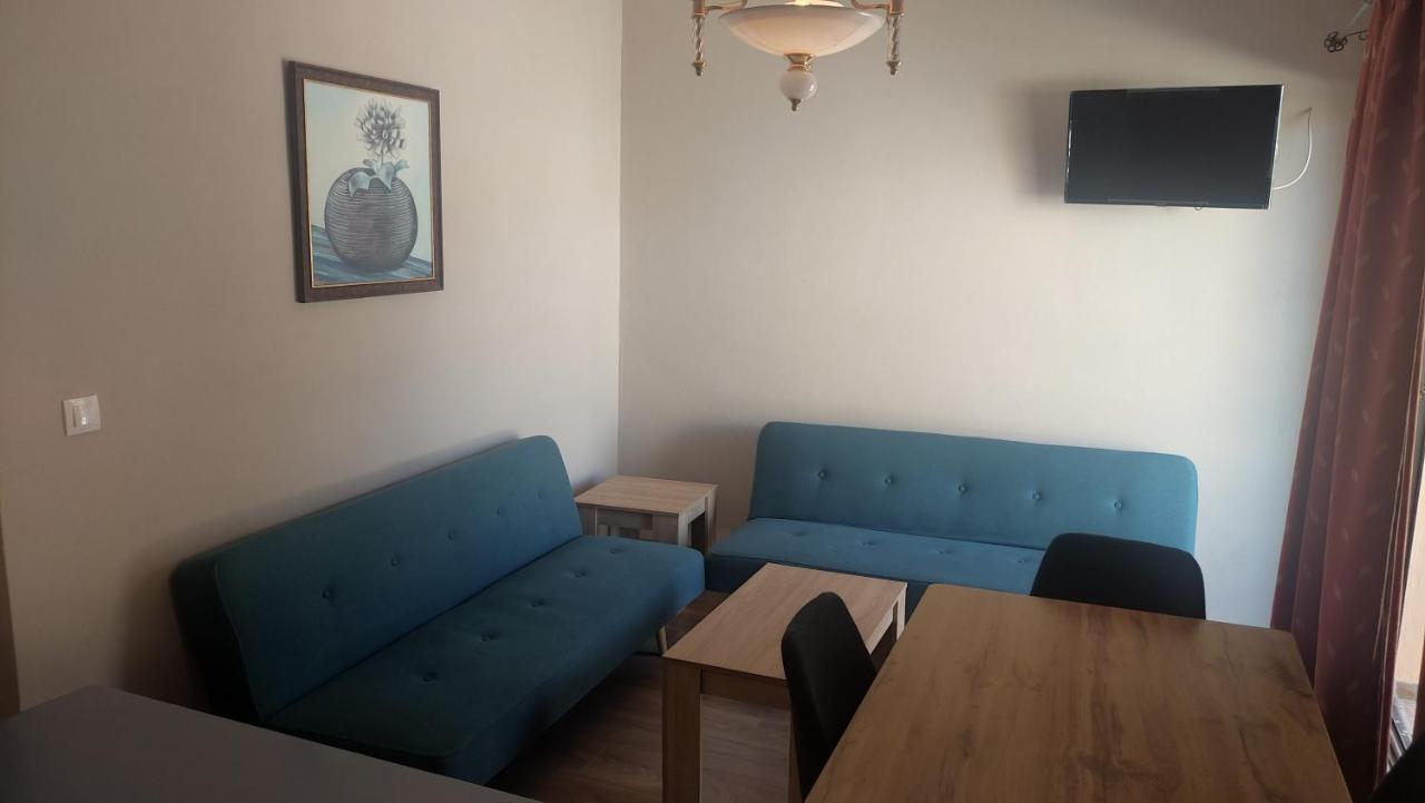 Vasileiou Apartments กาเมนาวูร์ลา ภายนอก รูปภาพ