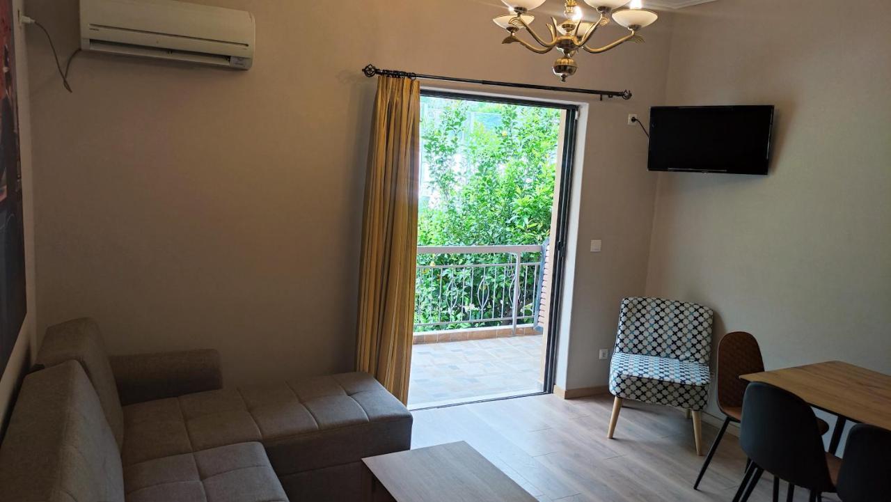 Vasileiou Apartments กาเมนาวูร์ลา ภายนอก รูปภาพ